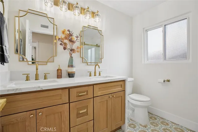 $2,197,000 | 16542 Los Verdes Lane, Huntington Beach, CA 92649