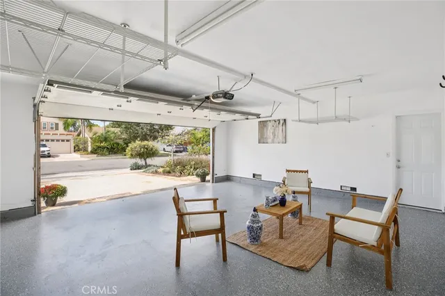 $2,197,000 | 16542 Los Verdes Lane, Huntington Beach, CA 92649