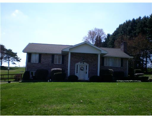 930 Mt Hope Road New Castle, PA 16101 - Photo 1 of 3 Exterior Front.