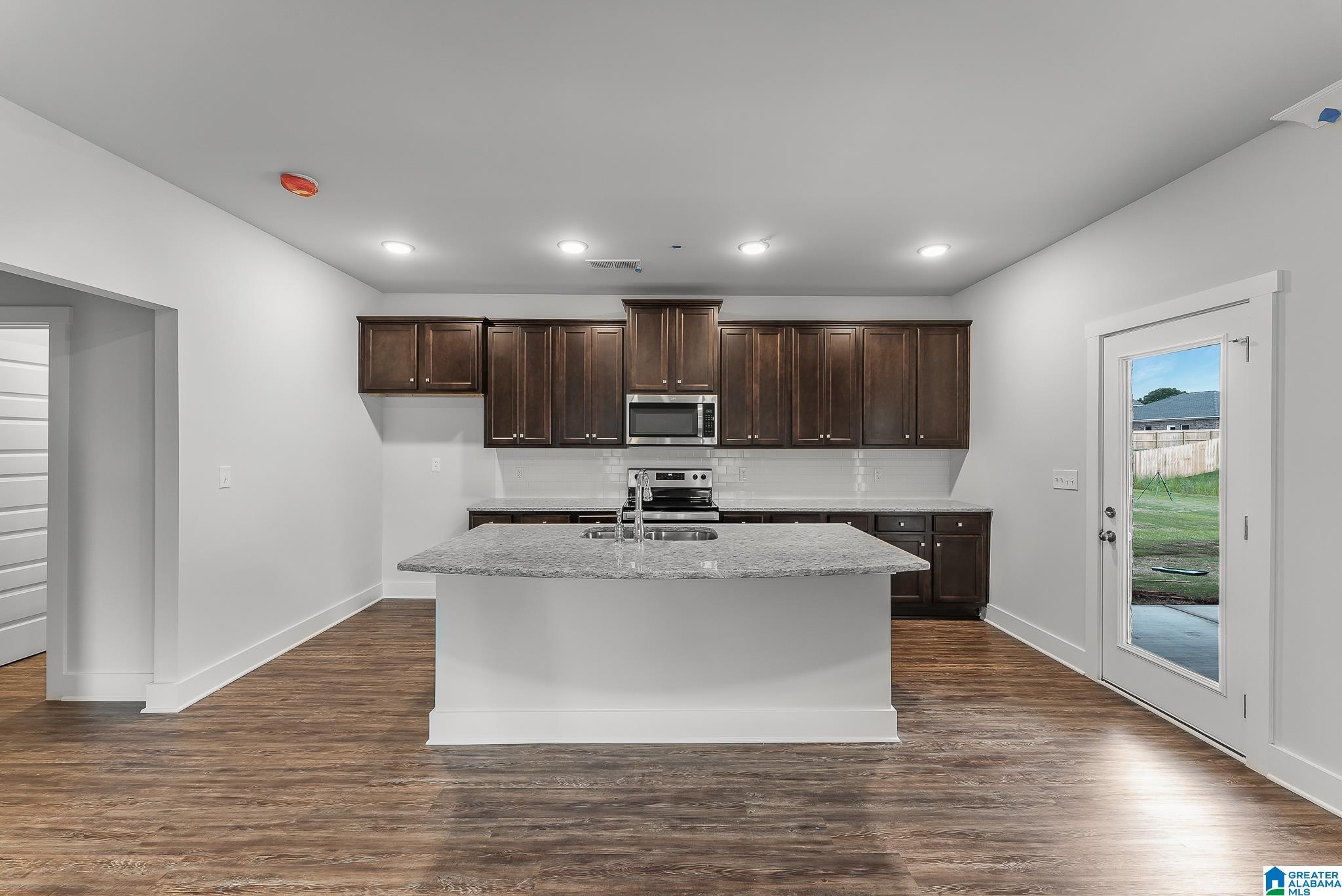 4205 Textile Lane Huntsville, AL 35805 - Photo 3 of 30