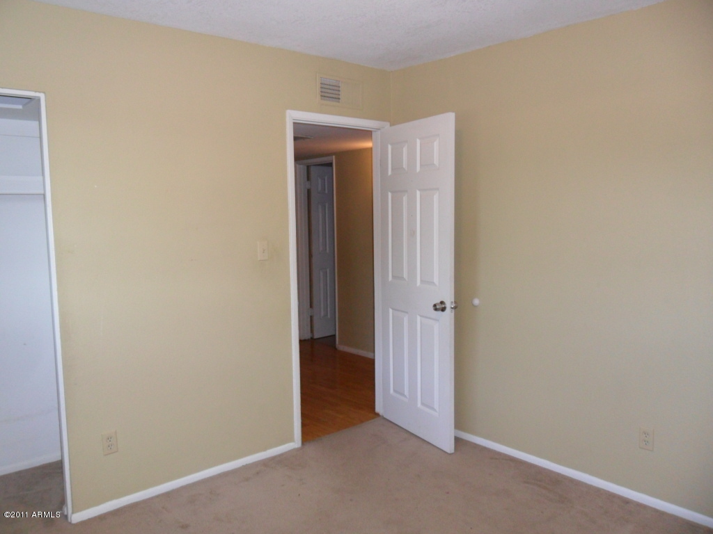 1133 East Ardmore Road Phoenix, AZ 85042 - Photo 21 of 34 SAM_2360