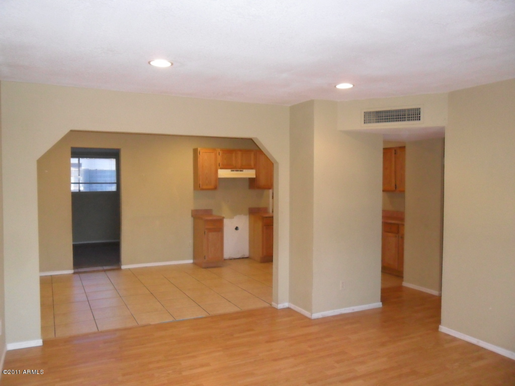 1133 East Ardmore Road Phoenix, AZ 85042 - Photo 7 of 34 SAM_2346