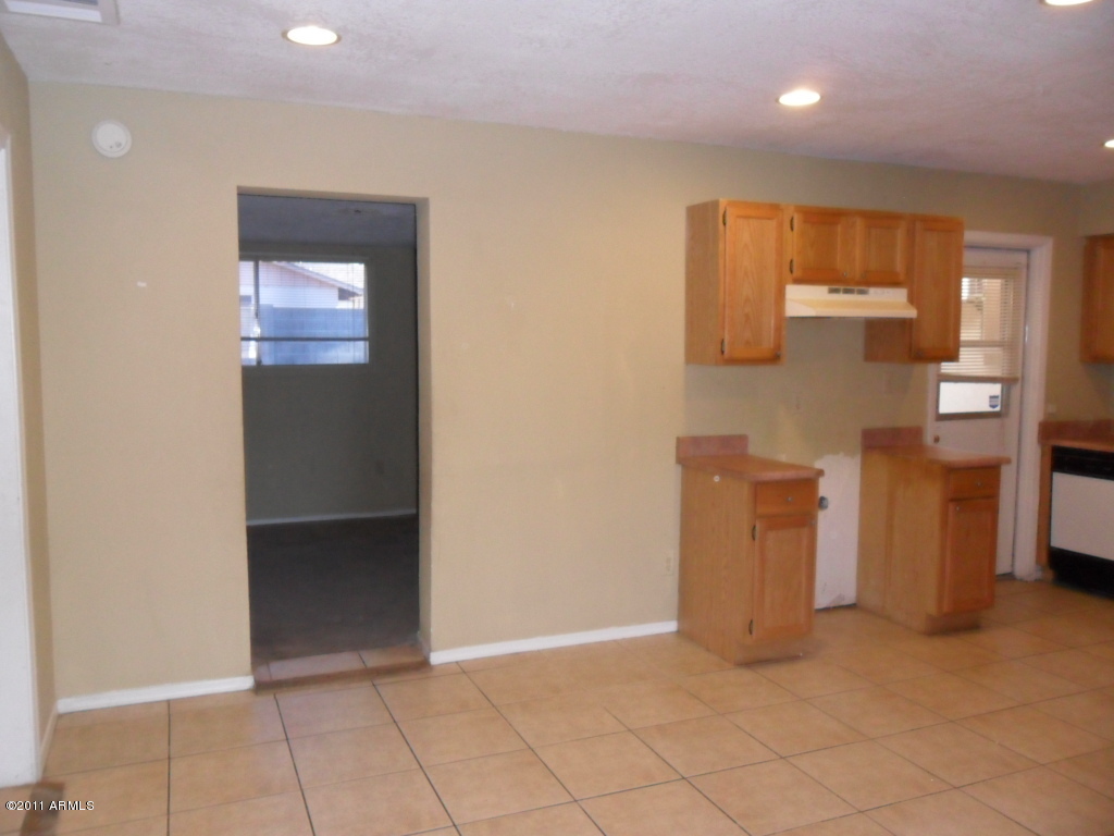 1133 East Ardmore Road Phoenix, AZ 85042 - Photo 8 of 34 SAM_2347