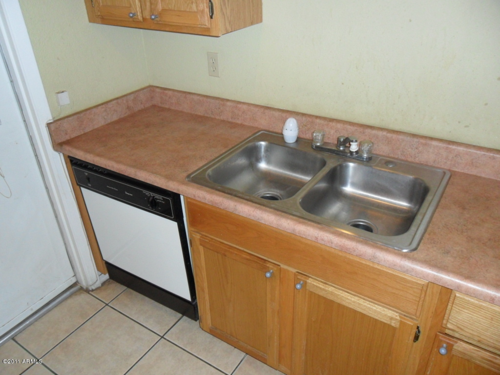 1133 East Ardmore Road Phoenix, AZ 85042 - Photo 10 of 34 SAM_2349