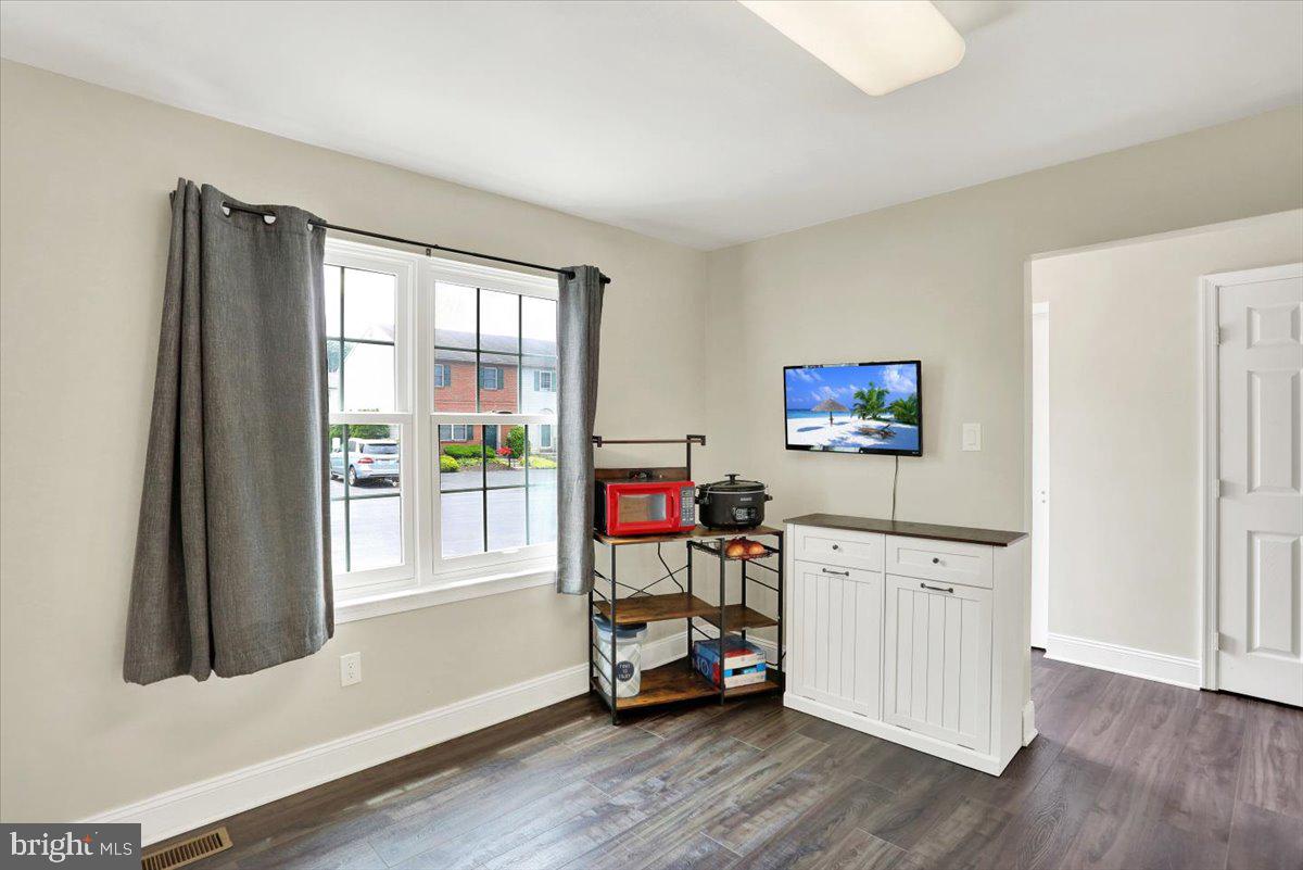 236 Nicole Way Reading, PA 19608 - Photo 11 of 46 Gallery Image 11