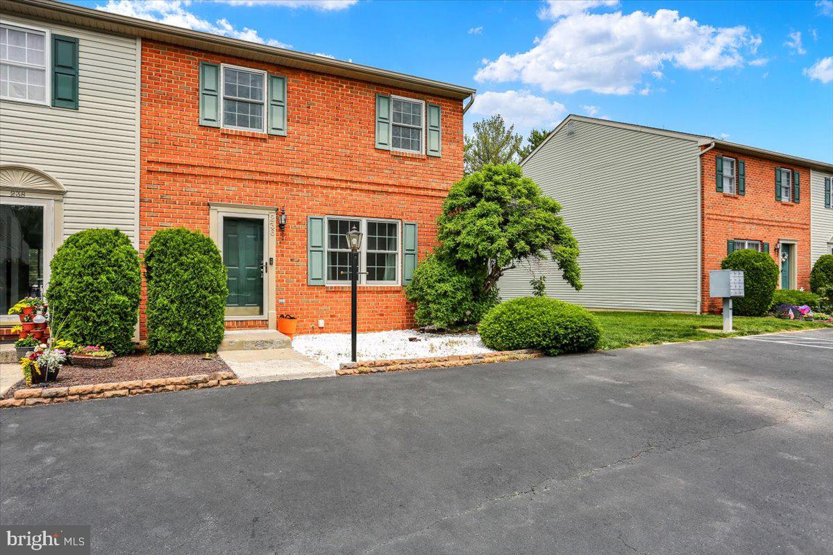 236 Nicole Way Reading, PA 19608 - Photo 3 of 46 Gallery Image 3