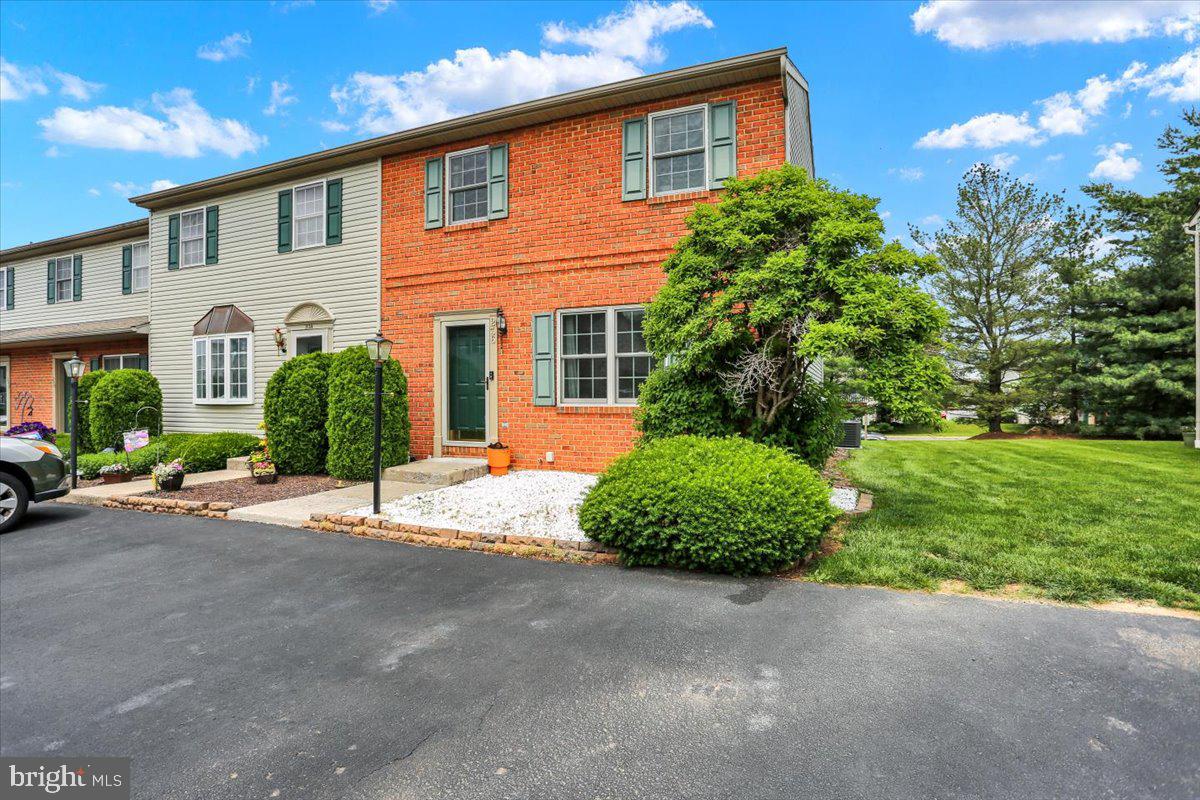 236 Nicole Way Reading, PA 19608 - Photo 4 of 46 Gallery Image 4