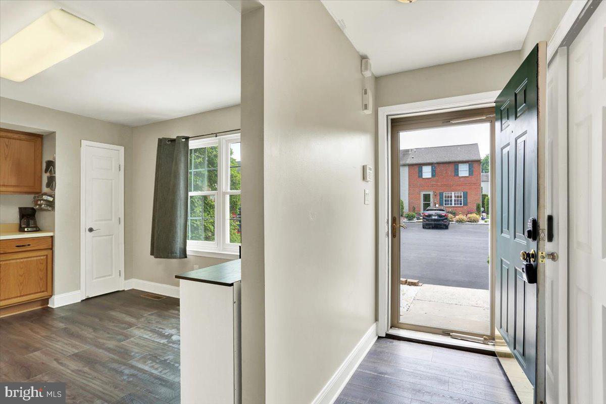 236 Nicole Way Reading, PA 19608 - Photo 6 of 46 Gallery Image 6