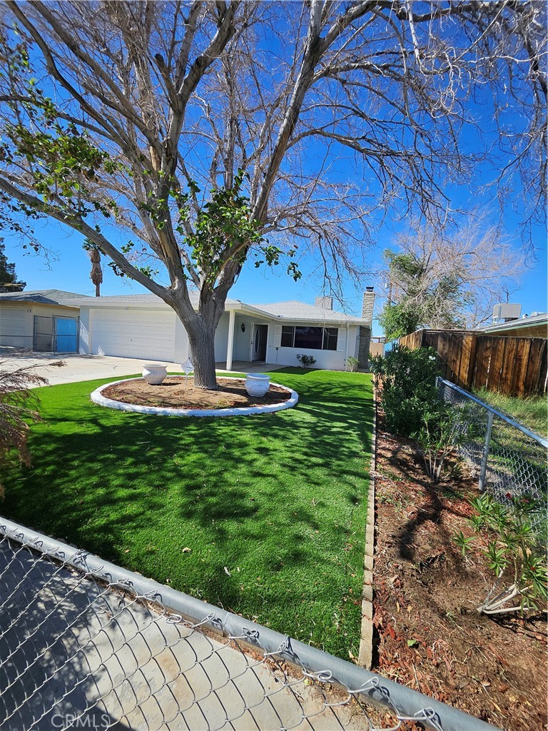 205 Rancho Street Ridgecrest, CA 93555 - Photo 2 of 17