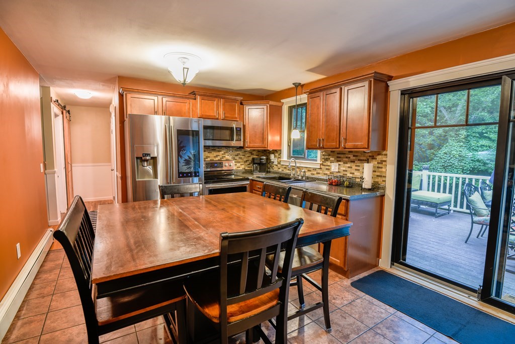 11 Brewster Road Worcester, MA 01602 - Photo 12 of 41 Gallery Image 12