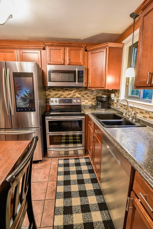 11 Brewster Road Worcester, MA 01602 - Photo 15 of 41 Gallery Image 15