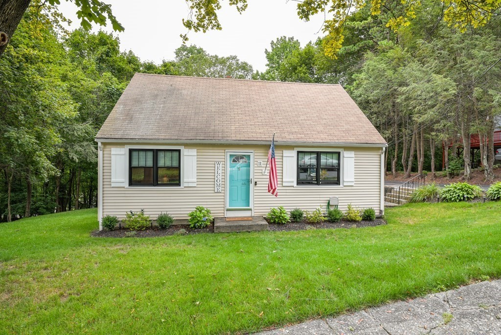 11 Brewster Road Worcester, MA 01602 - Photo 3 of 41 Gallery Image 3