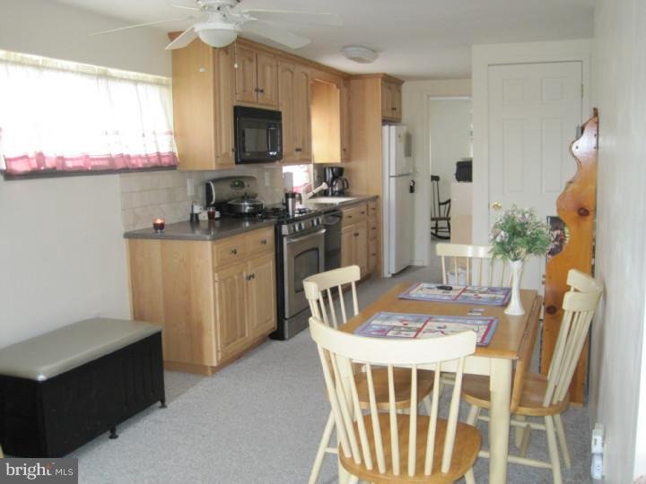 1168 Berkley Road Gibbstown, NJ 08027 - Photo 6 of 20 Kitchen