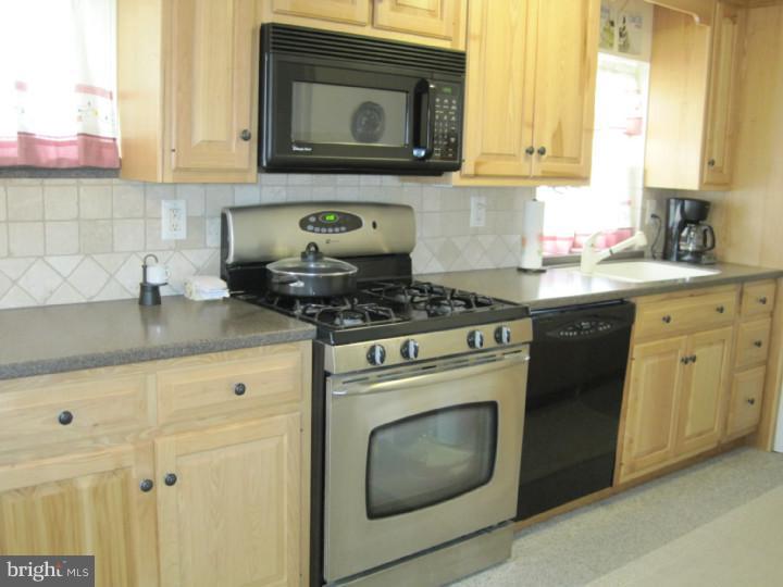 1168 Berkley Road Gibbstown, NJ 08027 - Photo 9 of 20 Kitchen