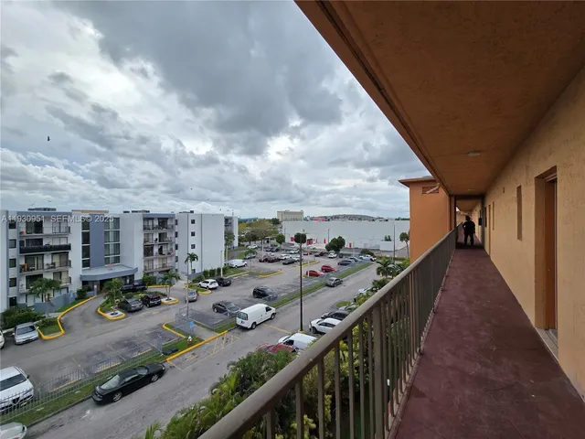 $2,950 | 1800 West 54th Street, Unit 409, Hialeah, FL 33012