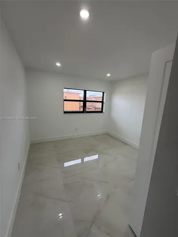 $2,950 | 1800 West 54th Street, Unit 409, Hialeah, FL 33012