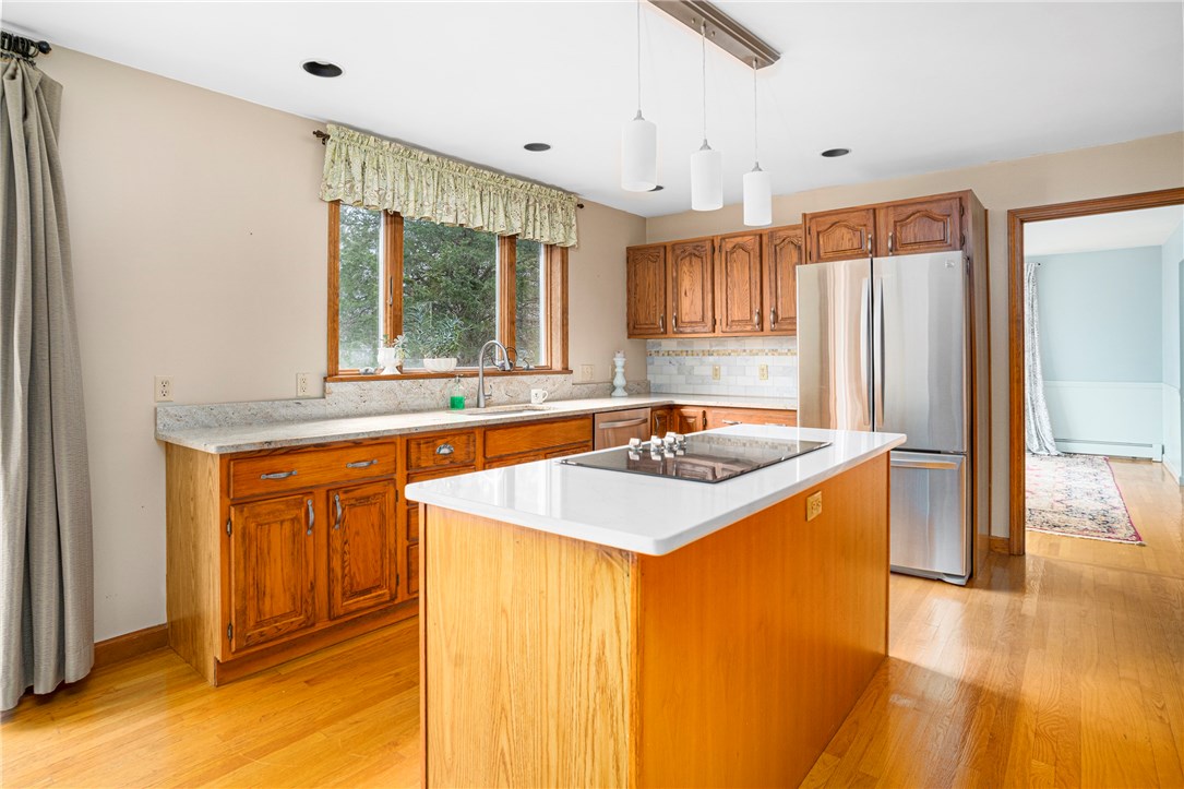 140 Howland Road East Greenwich, RI 02818 - Photo 8 of 49 Gallery Image 8