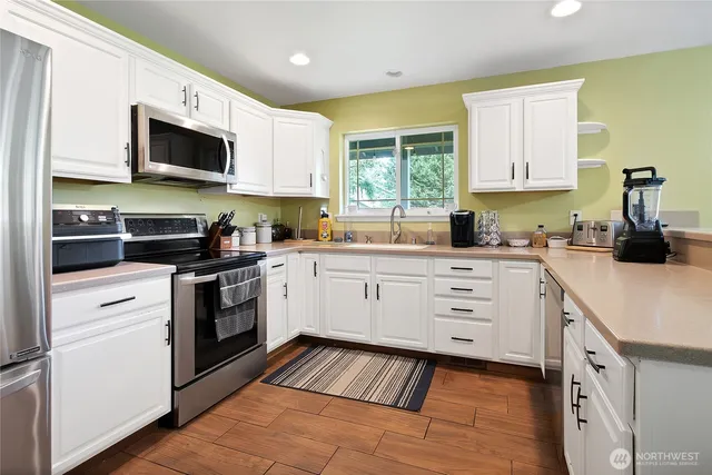 $675,000 | 502 366th St Court South, Roy, WA 98580