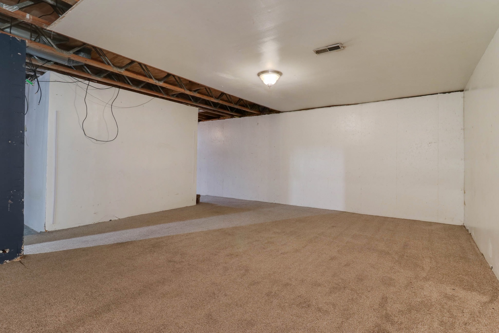 1528 North Hershey Road Bloomington, IL 61704 - Photo 26 of 34