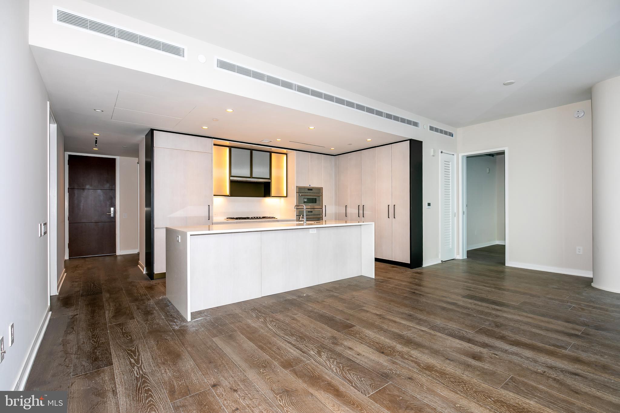 601 Wharf Street Southwest, Unit 406 Washington, DC 20024 - Photo 2 of 14 Gourmet Kitchen