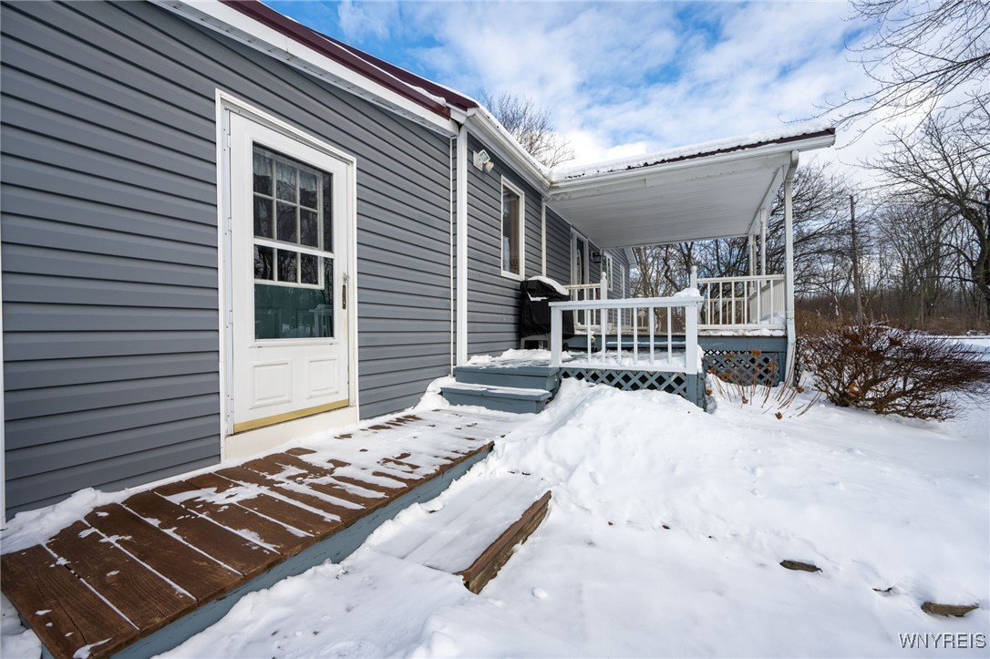 3610 South Newstead Road Alden, NY 14001 - Photo 5 of 49 Entry to Mudroom/Laundry room