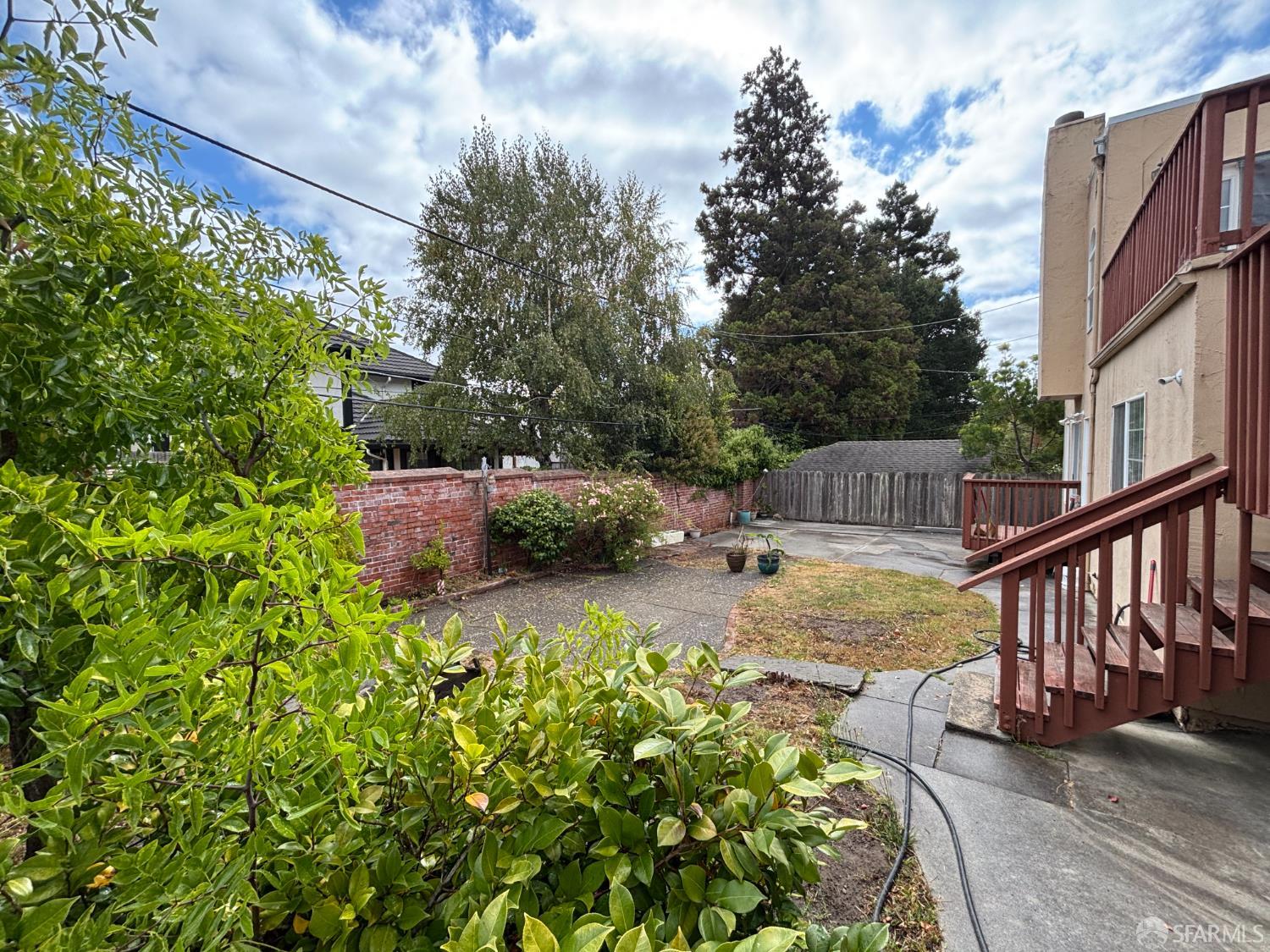 450 Laurel Avenue Millbrae, CA 94030 - Photo 6 of 27 a view of a garden with patio