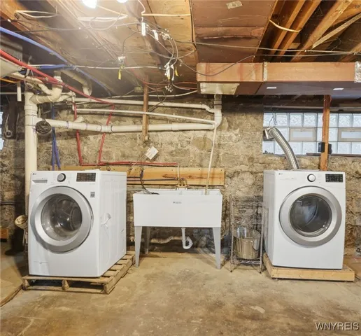 $1,750 | 830 Potomac Avenue, Buffalo, NY 14209