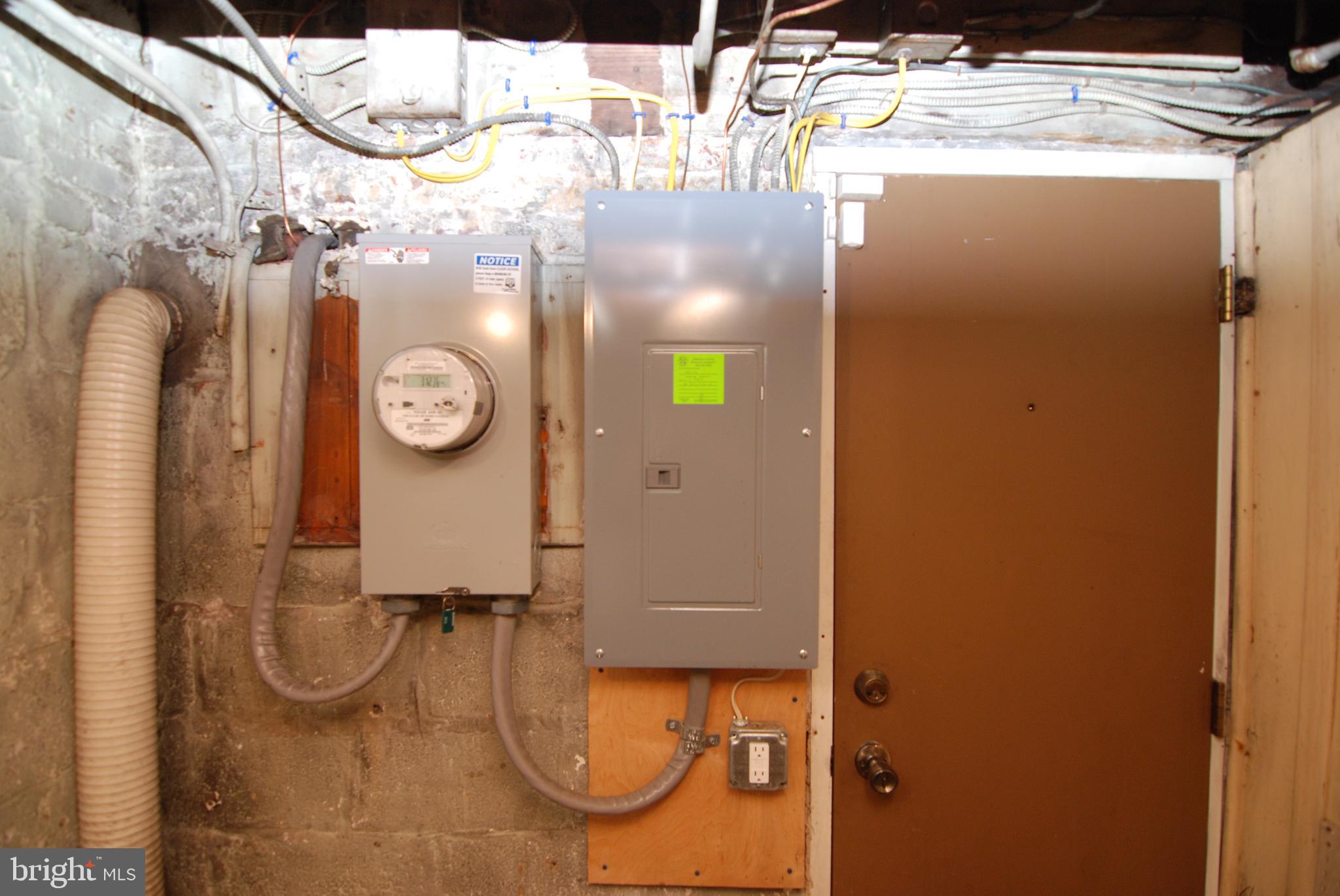 768 Charing Cross Road Baltimore, MD 21229 - Photo 20 of 22 Circuit Breaker Box