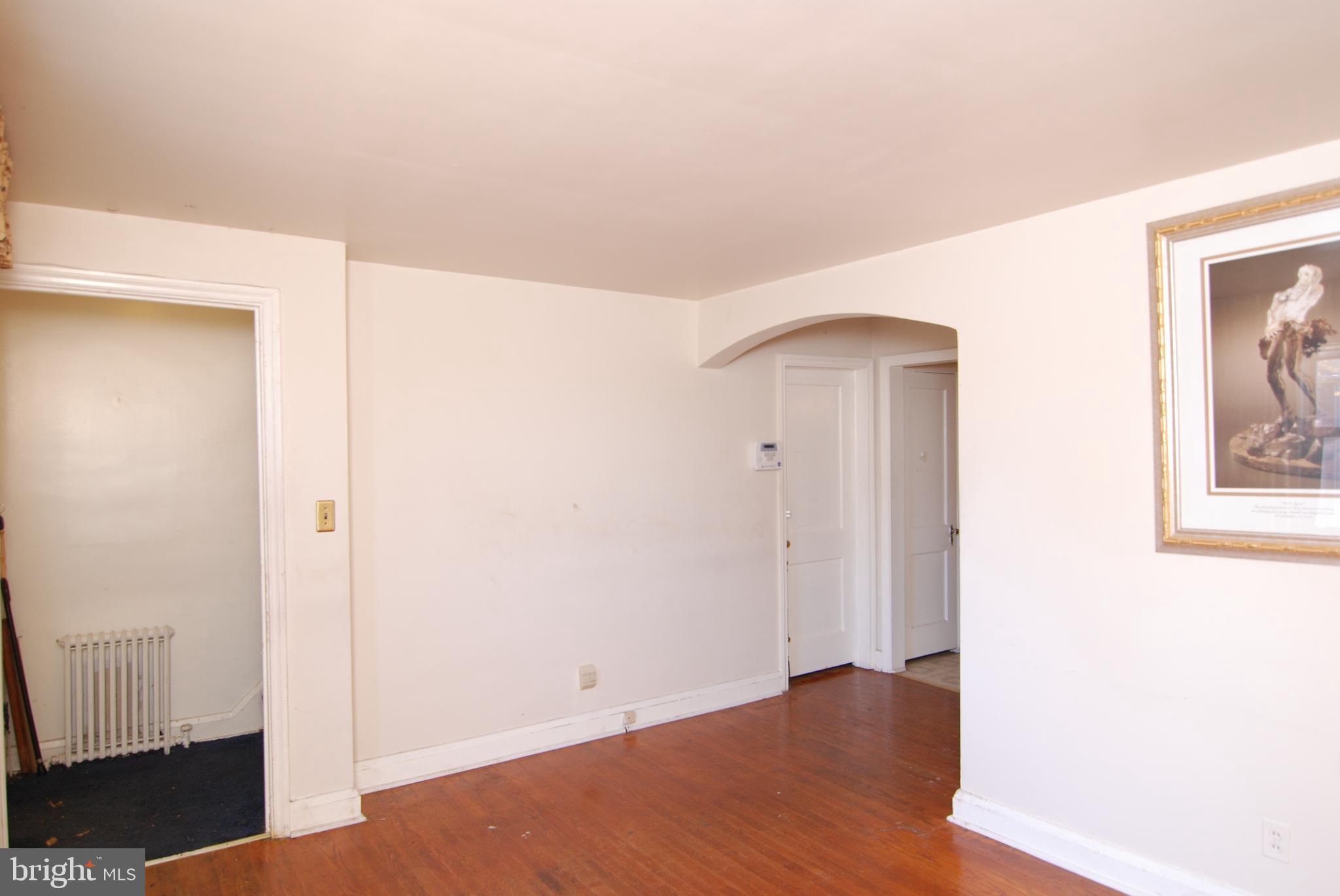 768 Charing Cross Road Baltimore, MD 21229 - Photo 5 of 22 Family Room Hall
