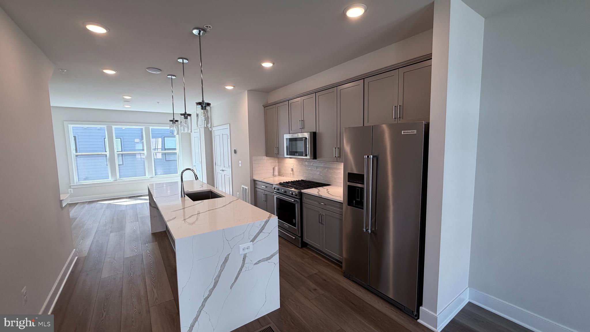 12742 Verdant Way Reston, VA 20191 - Photo 7 of 34 Gallery Image 7