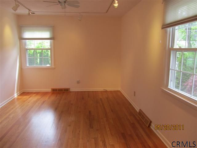 92 Devon Road Bethlehem, NY 12054 - Photo 12 of 15 Photo 12
