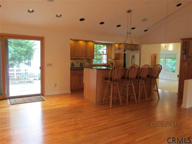 92 Devon Road Bethlehem, NY 12054 - Photo 4 of 15 Photo 4
