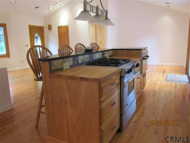 92 Devon Road Bethlehem, NY 12054 - Photo 7 of 15 Photo 7