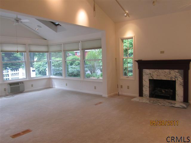 92 Devon Road Bethlehem, NY 12054 - Photo 8 of 15 Photo 8