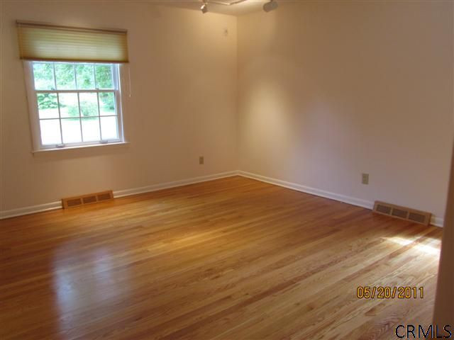 92 Devon Road Bethlehem, NY 12054 - Photo 10 of 15 Photo 10
