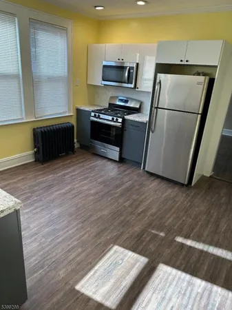 $2,355 | 58 Lincoln Place, Unit 2, Irvington, NJ 07111