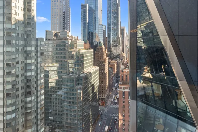 $8,500 | 322 West 57th Street, Unit 39K | Hell's Kitchen