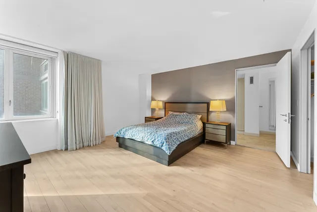 $8,500 | 322 West 57th Street, Unit 39K | Hell's Kitchen
