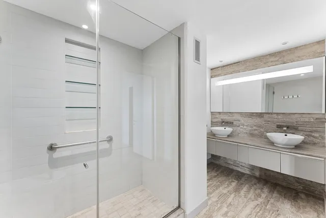 $8,500 | 322 West 57th Street, Unit 39K | Hell's Kitchen