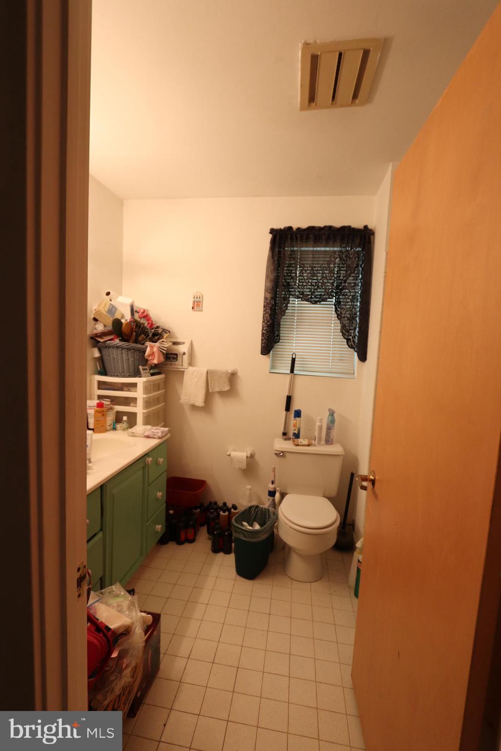 7412 Damascus Road Gaithersburg, MD 20882 - Photo 30 of 52 Hall Bath
