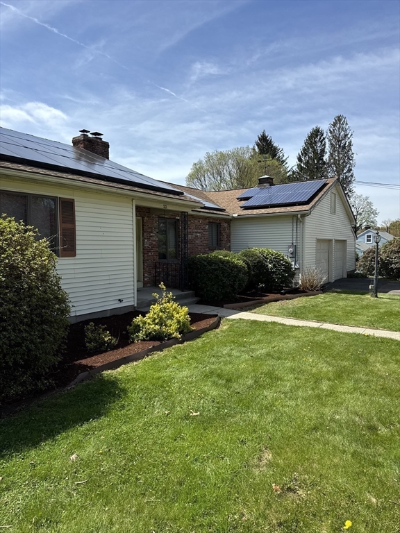 53 Hampden Road East Longmeadow, MA 01028 - Photo 3 of 32