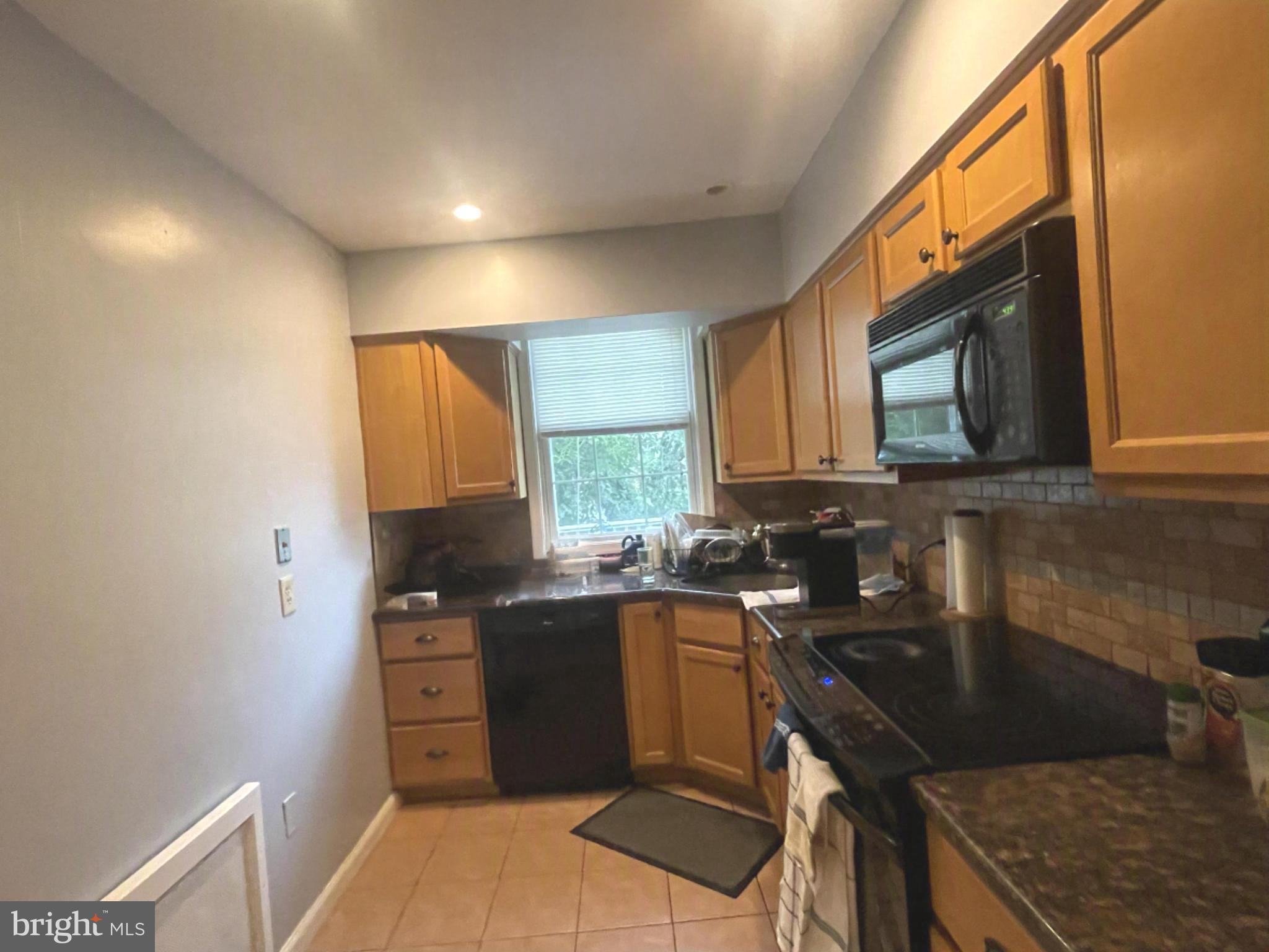 812 Fairfax Road Drexel Hill, PA 19026 - Photo 3 of 17