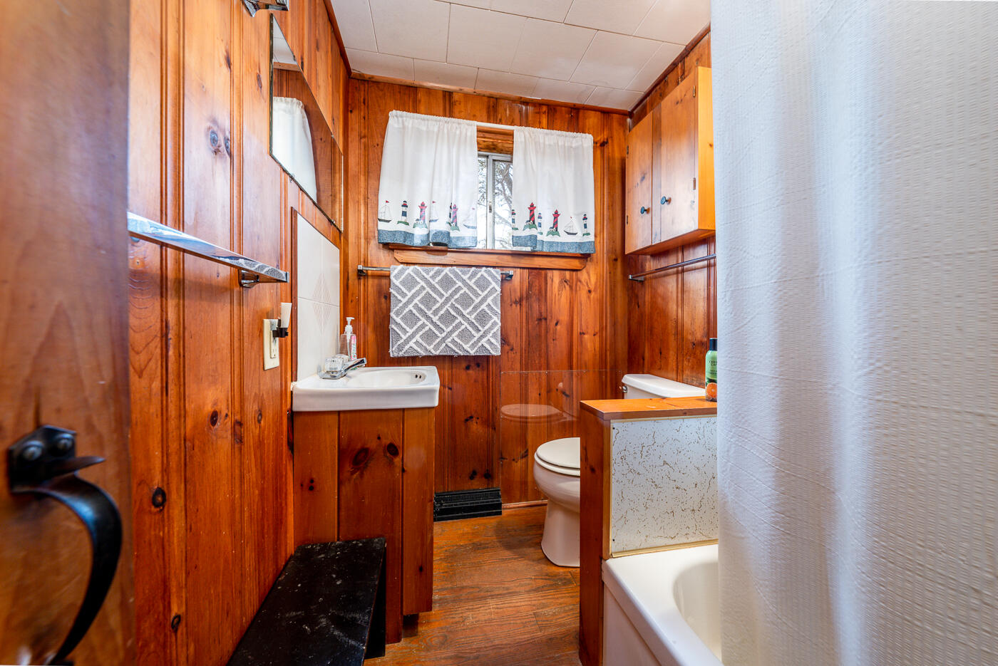 26 King Phillip Road Wellfleet, MA 02667 - Photo 17 of 22 bath