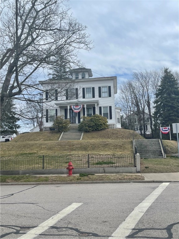 29 Summer Street Westerly, RI 02891 - Photo 4 of 50