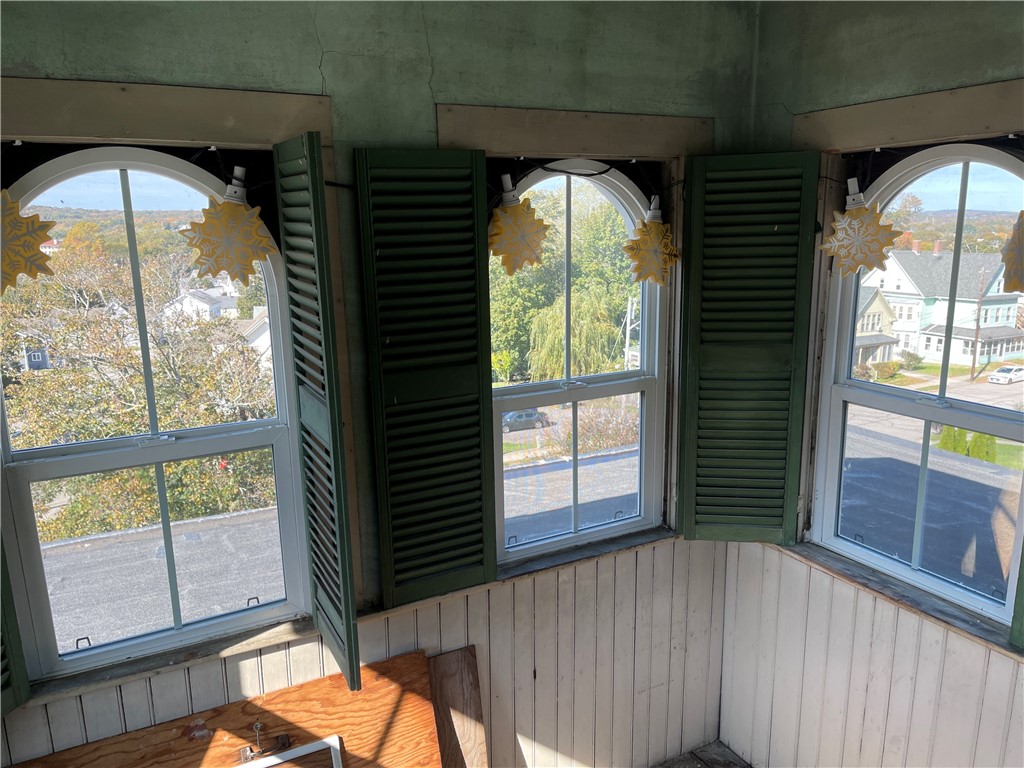 29 Summer Street Westerly, RI 02891 - Photo 44 of 50 Belvadere