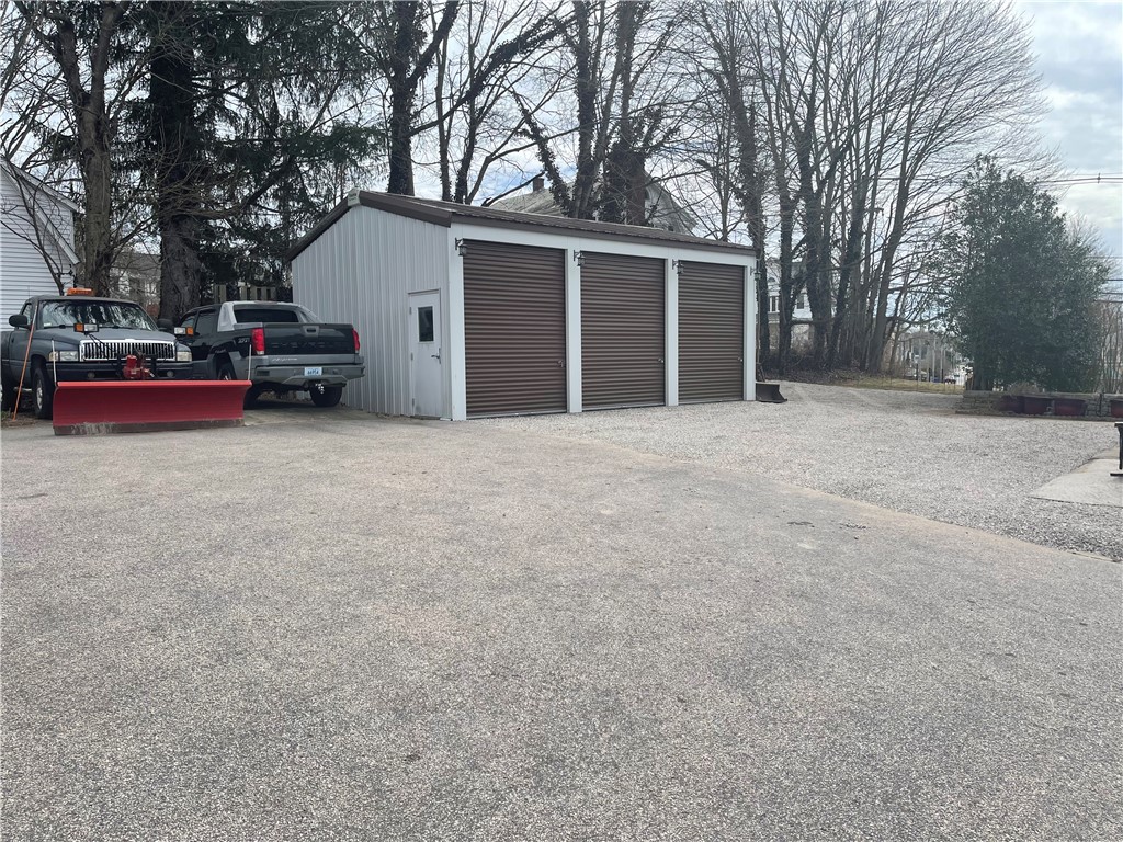 29 Summer Street Westerly, RI 02891 - Photo 5 of 50