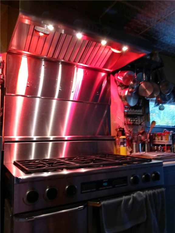 29 Summer Street Westerly, RI 02891 - Photo 6 of 50