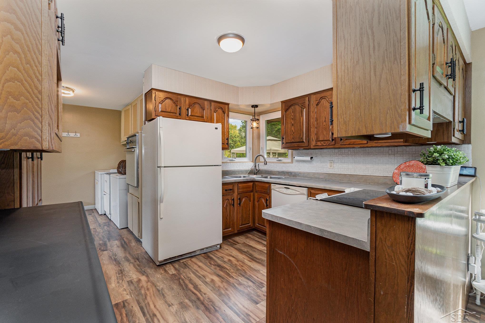 480 North River Road Saginaw, MI 48609 - Photo 11 of 21 50124163-10.JPG