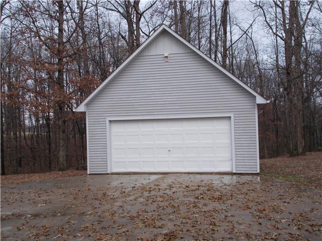 1196 Crowder Road Lawrenceburg, TN 38464 - Photo 2 of 20