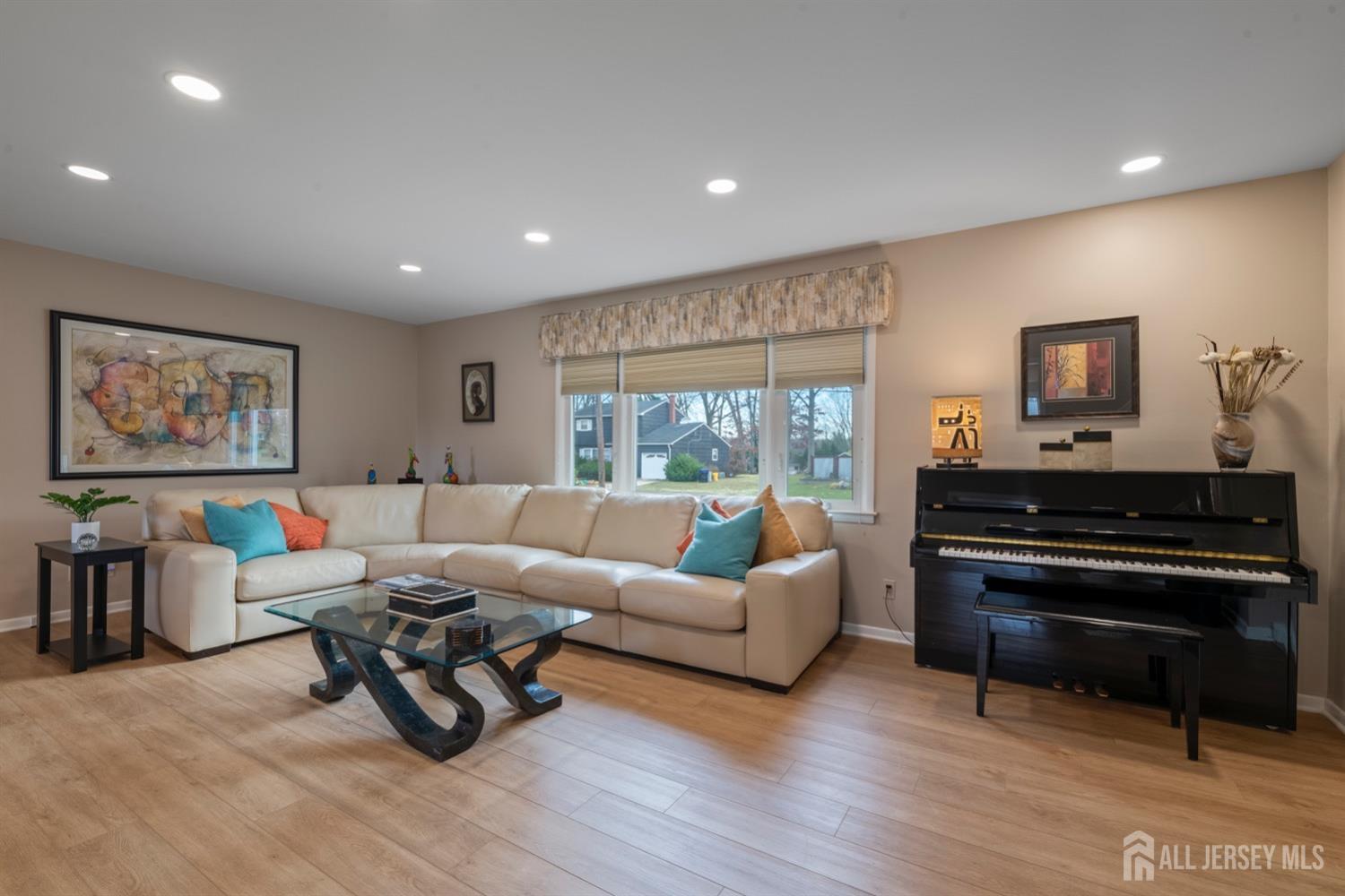 21 Rolling Road East Brunswick, NJ 08816 - Photo 2 of 32 Gallery Image 2